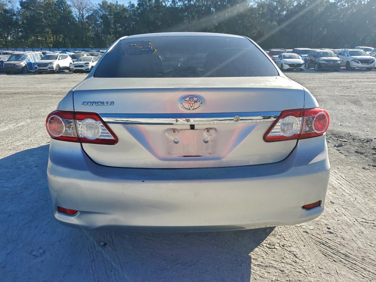 Toyota Corolla Base Image 4