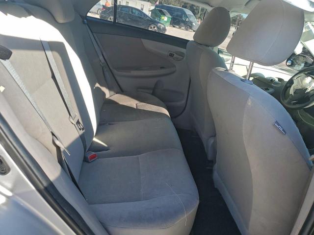 Toyota Corolla Base Image 6