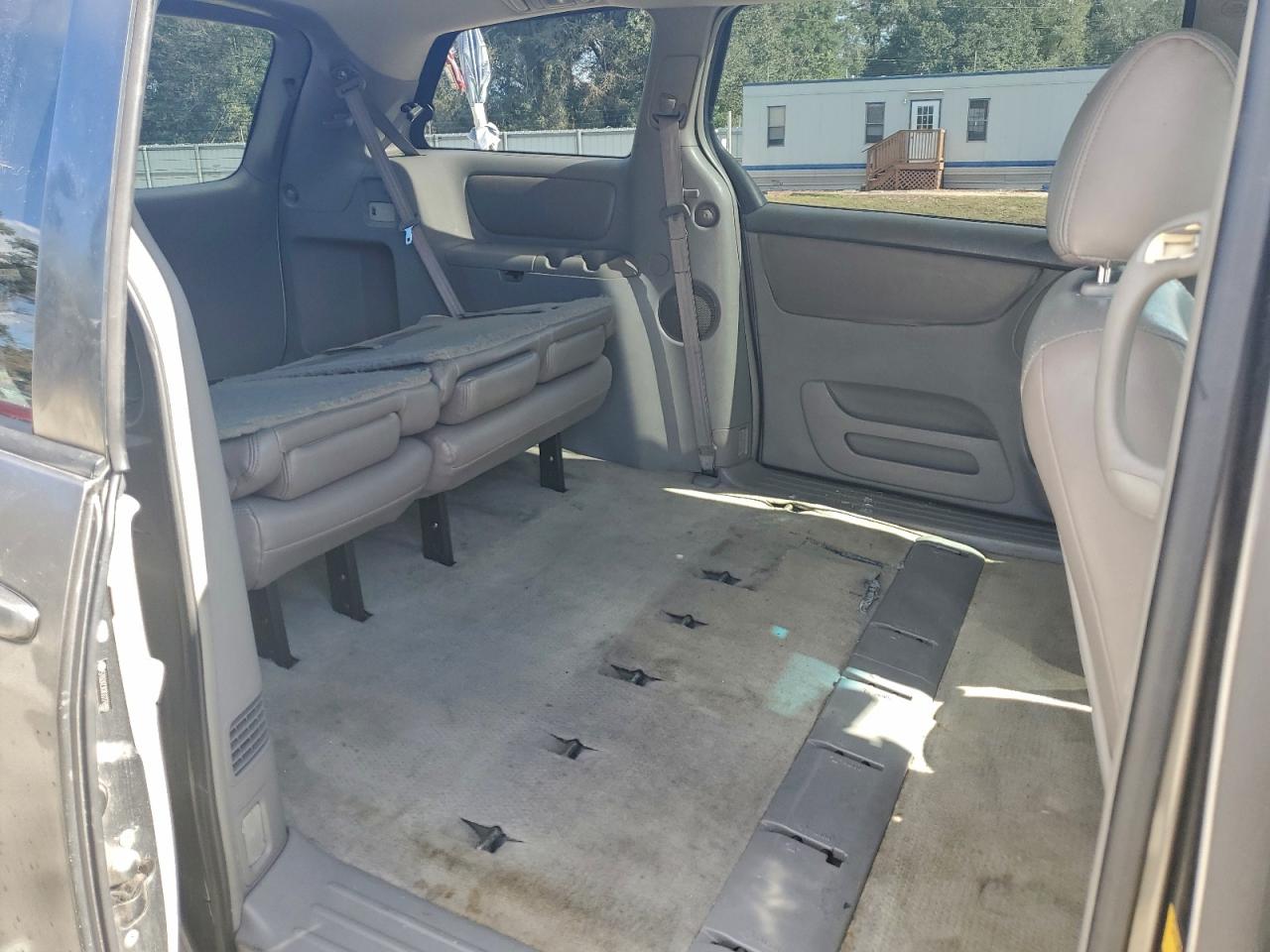 Toyota Sienna Ce Image 13