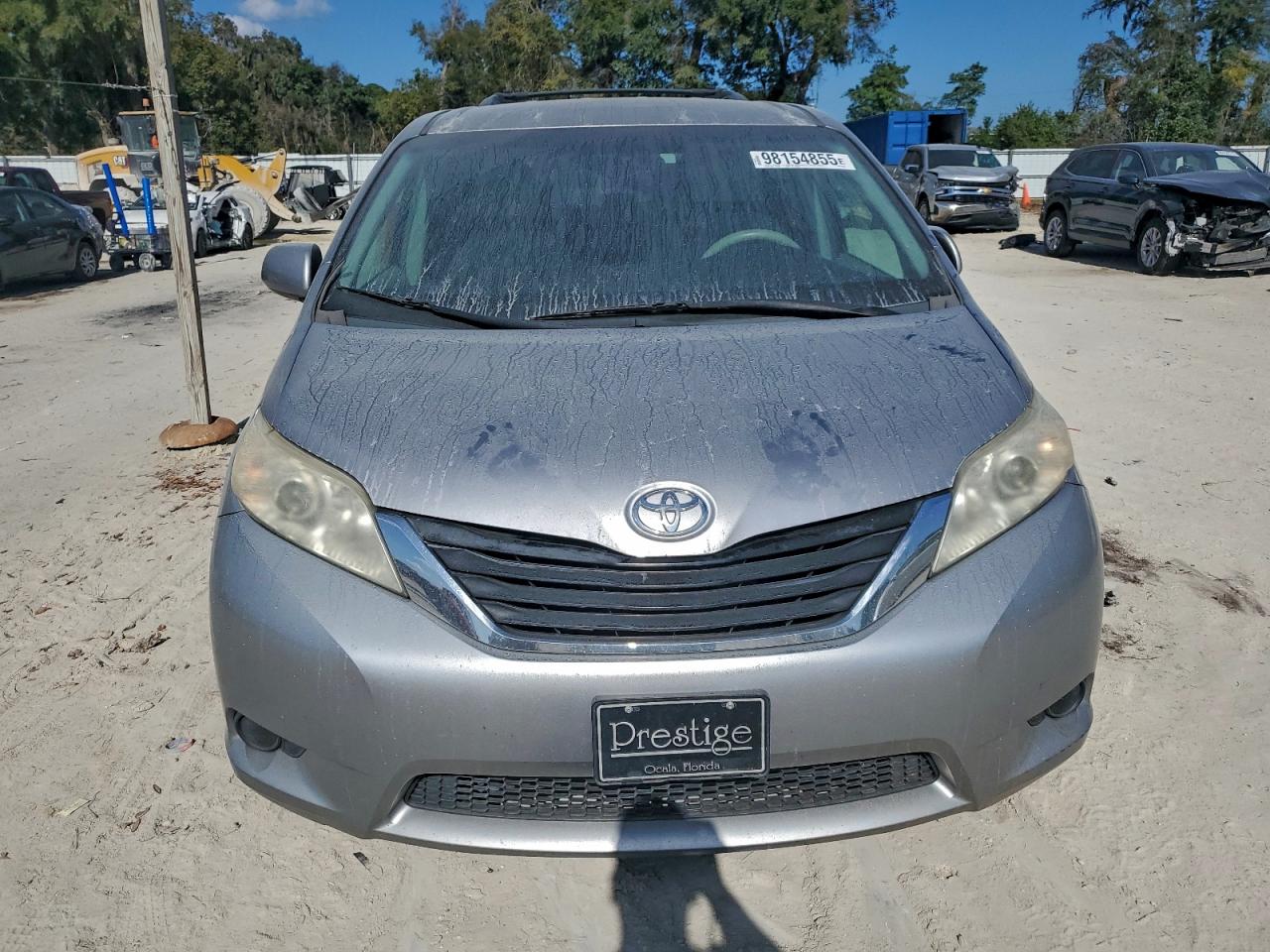 Toyota Sienna Le Image 13
