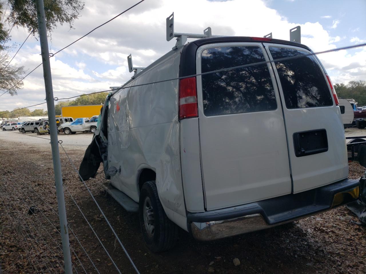 Chevrolet Express Image 6