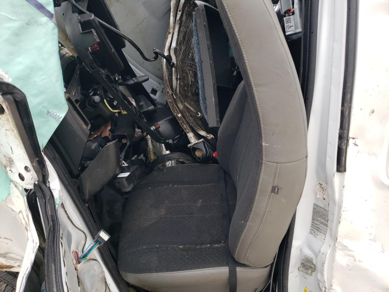 Chevrolet Express Image 4