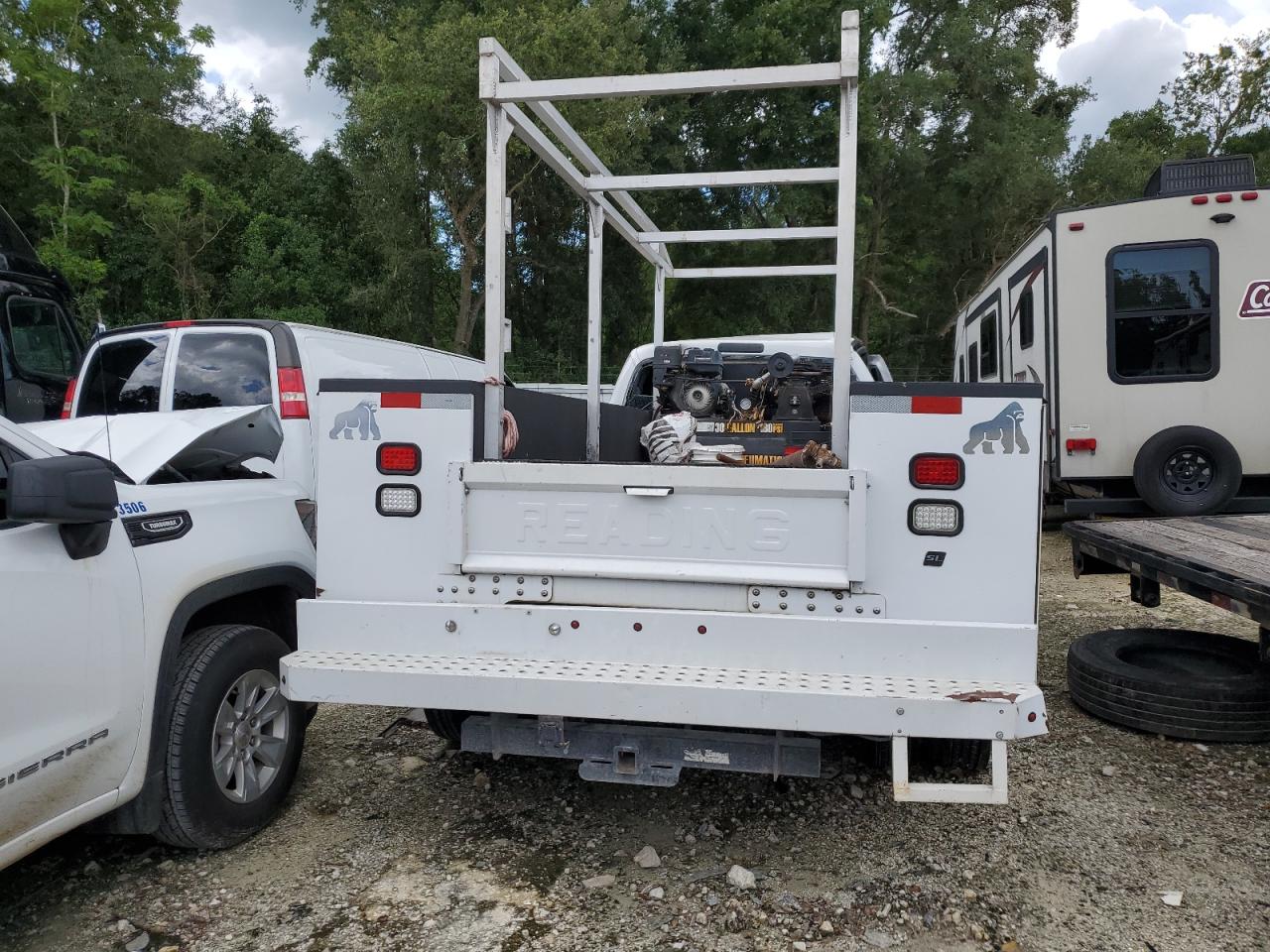 Ford F-450 Super Duty Image 9