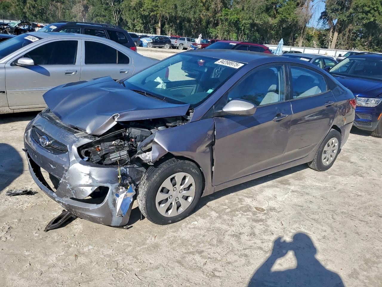 Hyundai ACCENT Se Image 1