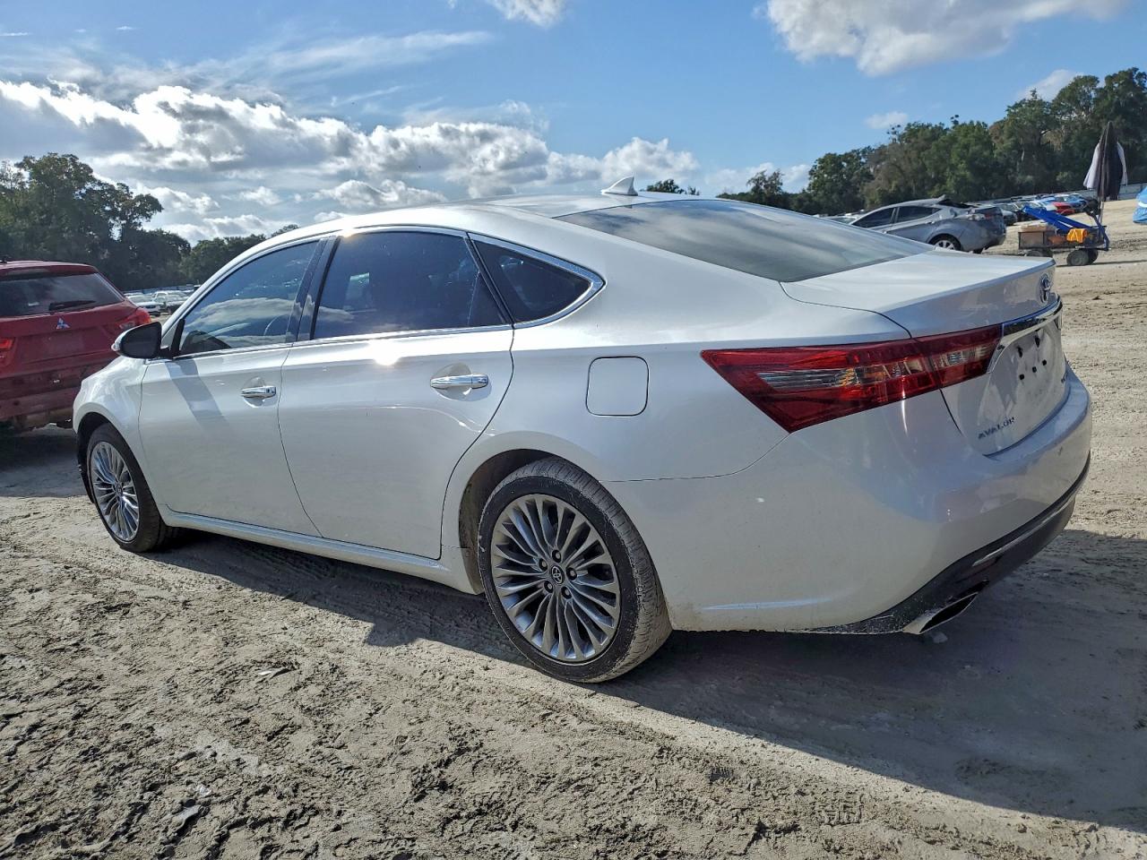 Toyota Avalon Xle Image 6