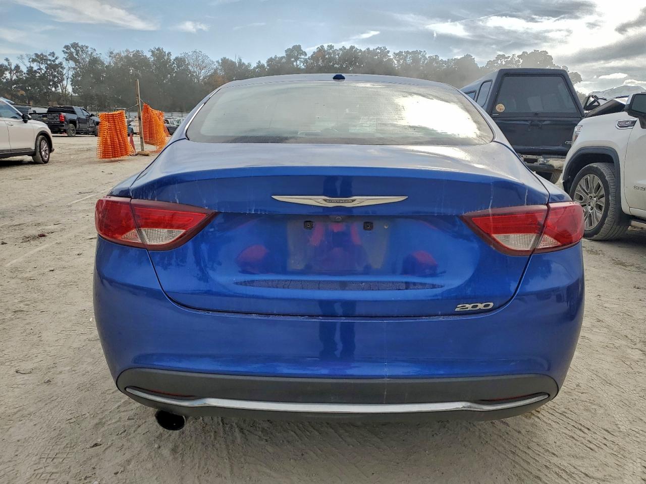 Chrysler 200 Limited Image 11