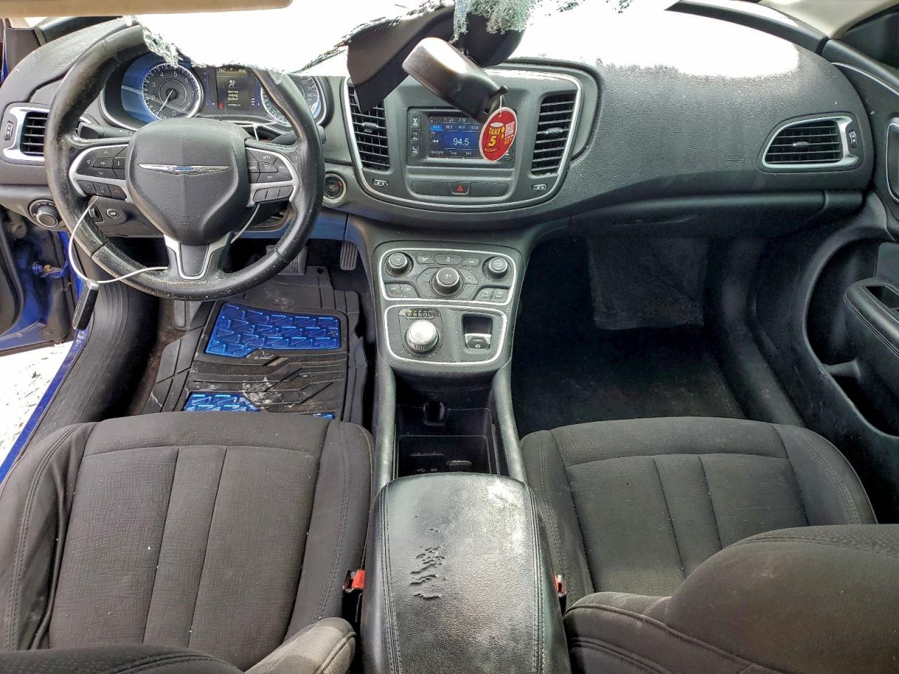 Chrysler 200 Limited Image 2