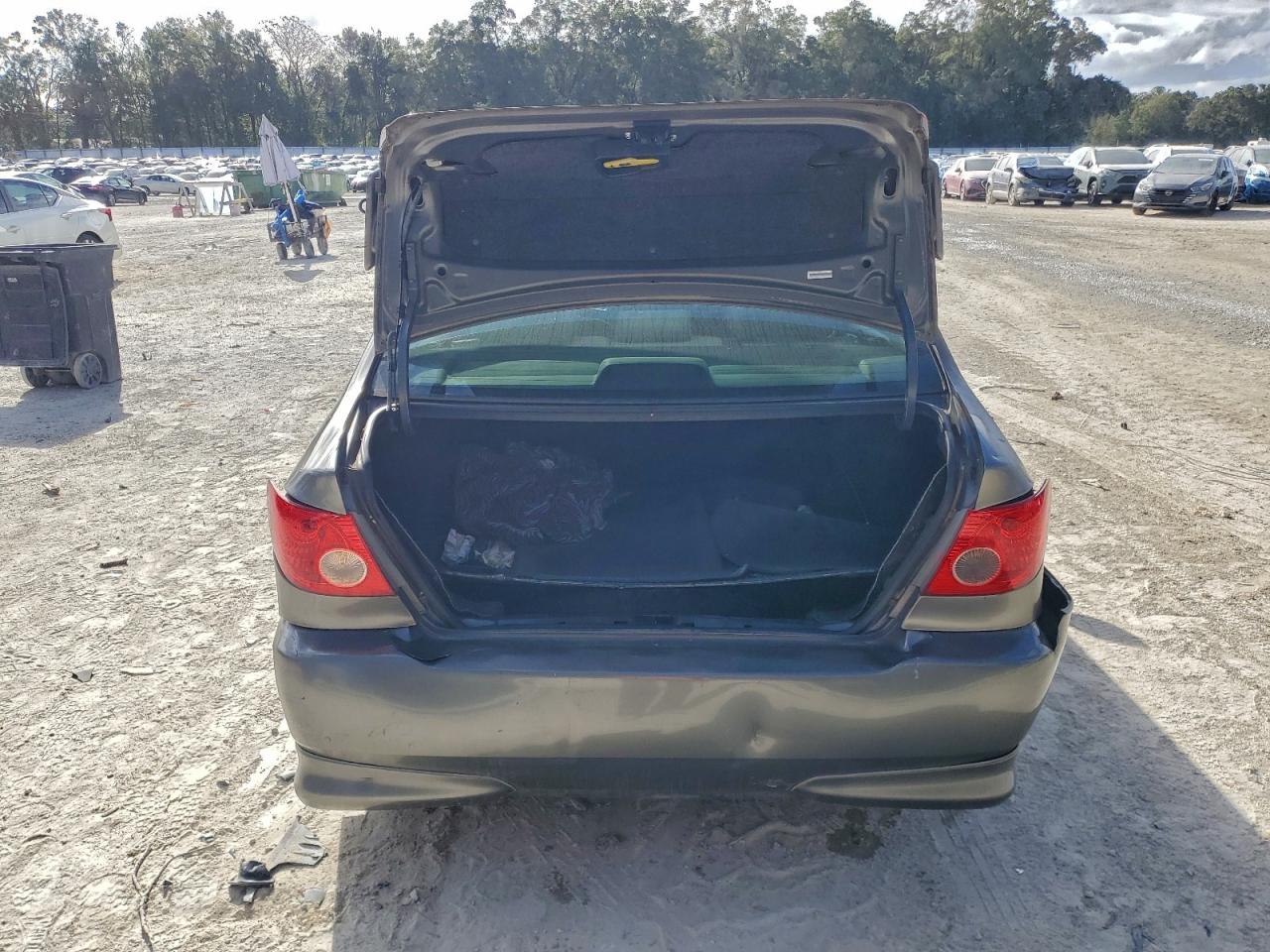 Toyota Corolla Ce Image 12