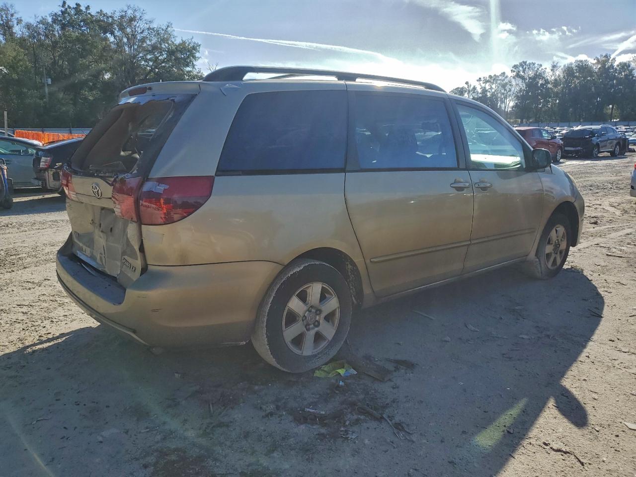 Toyota Sienna Ce Image 2