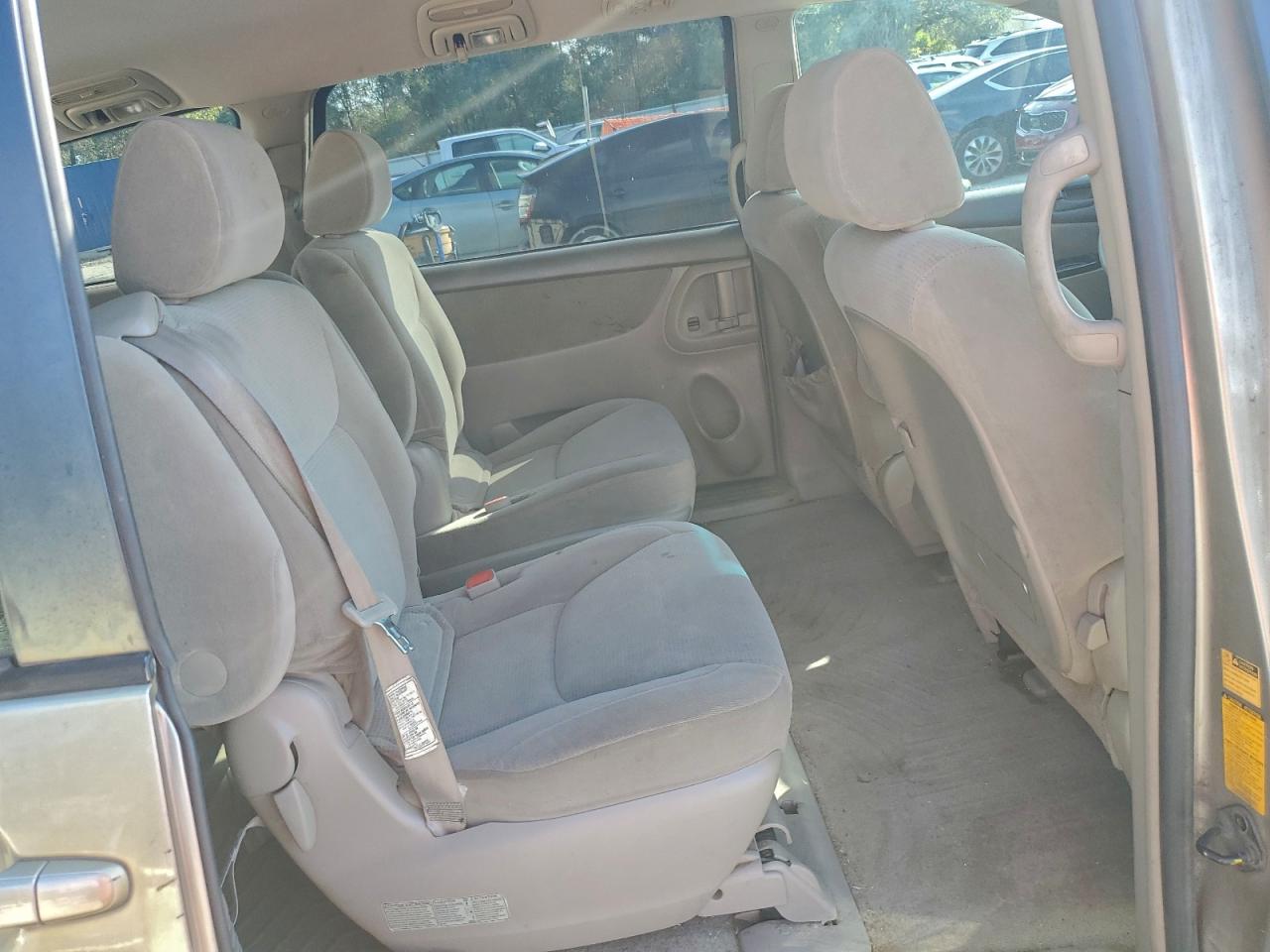 Toyota Sienna Ce Image 5