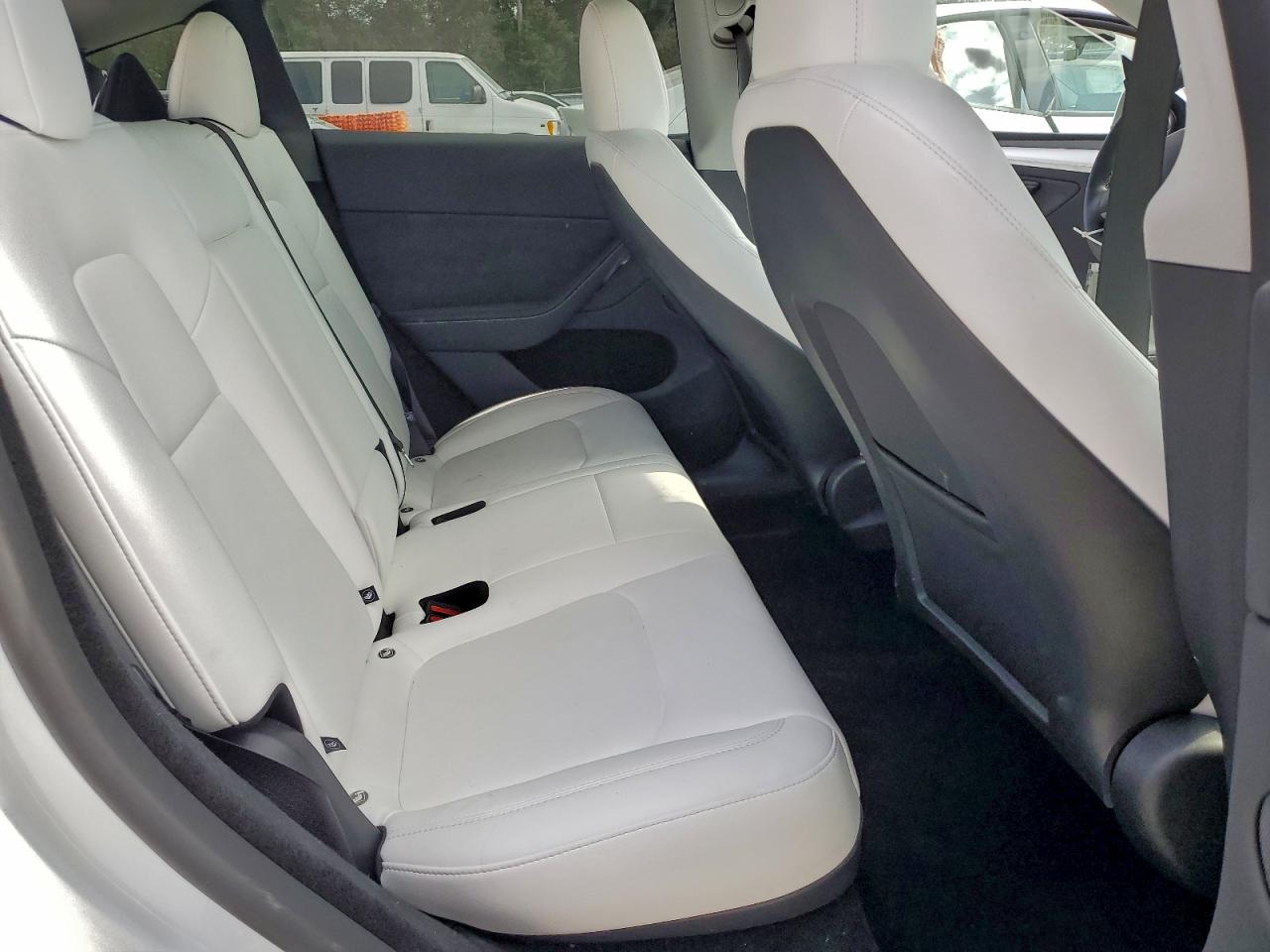 Tesla Model Y Image 10