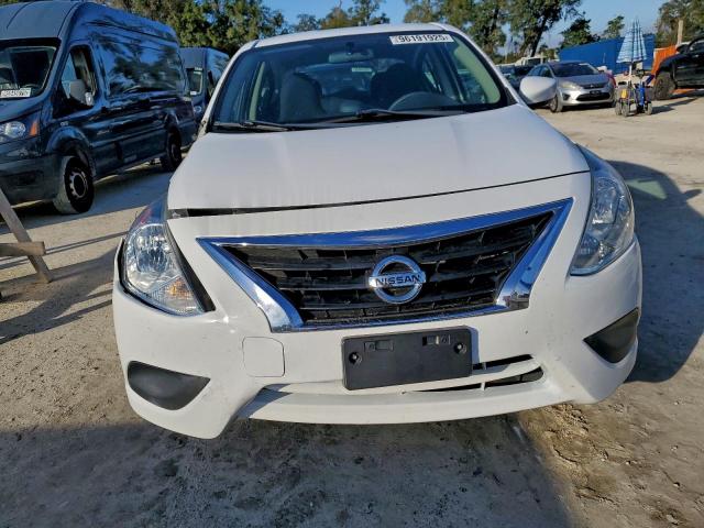 Nissan Versa S Image 3
