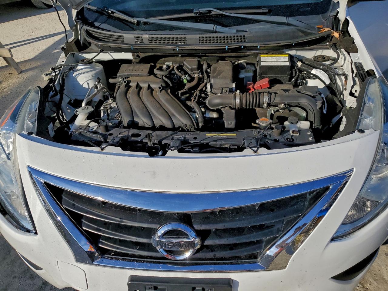 Nissan Versa S Image 11