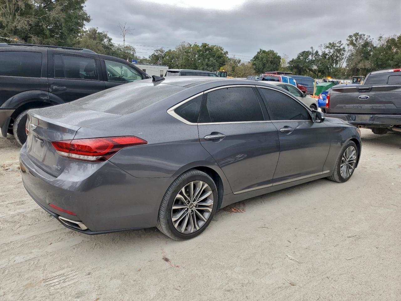 Hyundai Genesis 3.8l Image 6