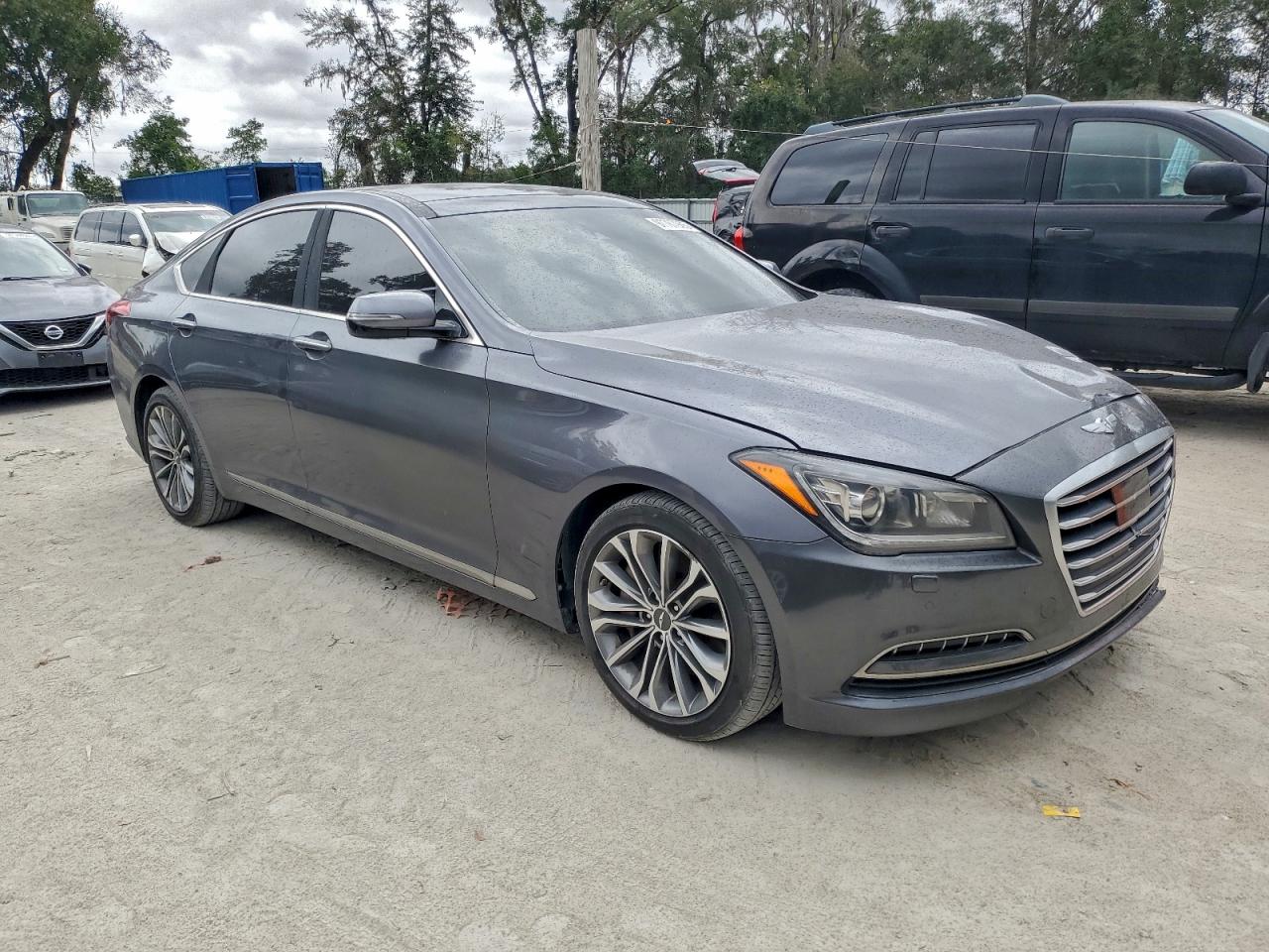 Hyundai Genesis 3.8l Image 12