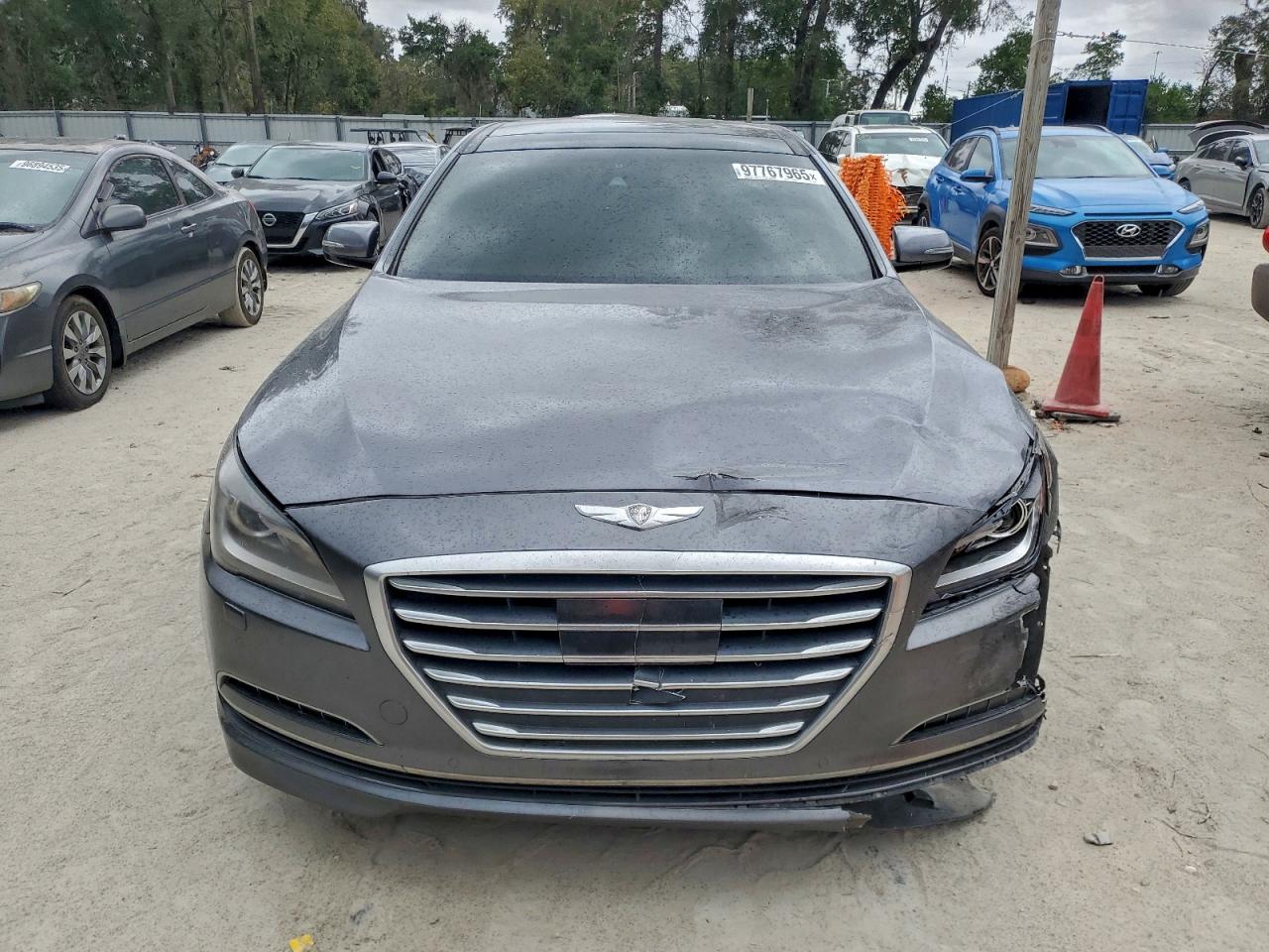 Hyundai Genesis 3.8l Image 8