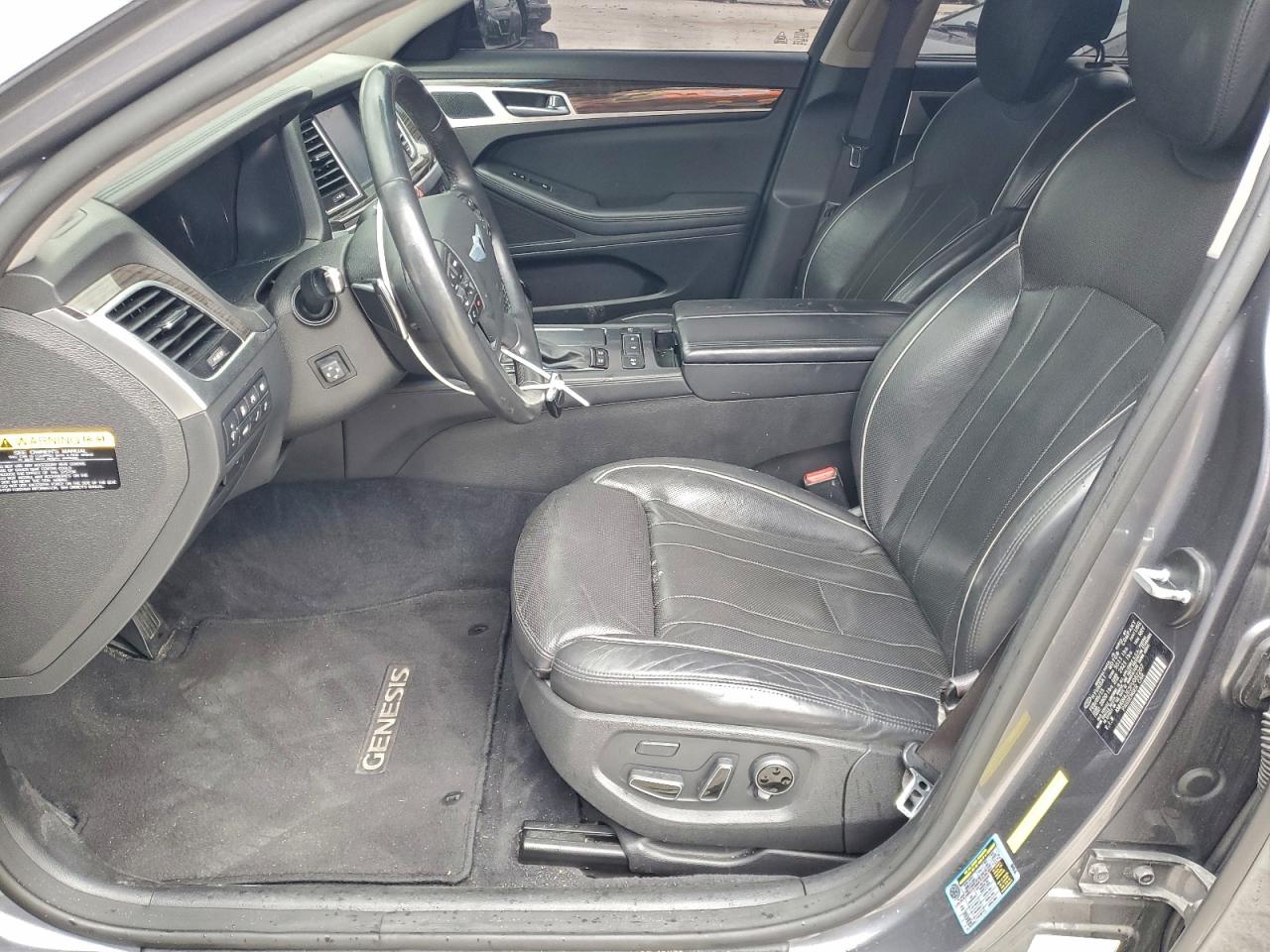 Hyundai Genesis 3.8l Image 5