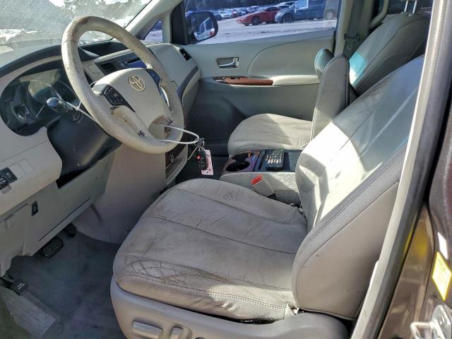 Toyota Sienna Xle Image 12