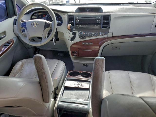 Toyota Sienna Xle Image 14