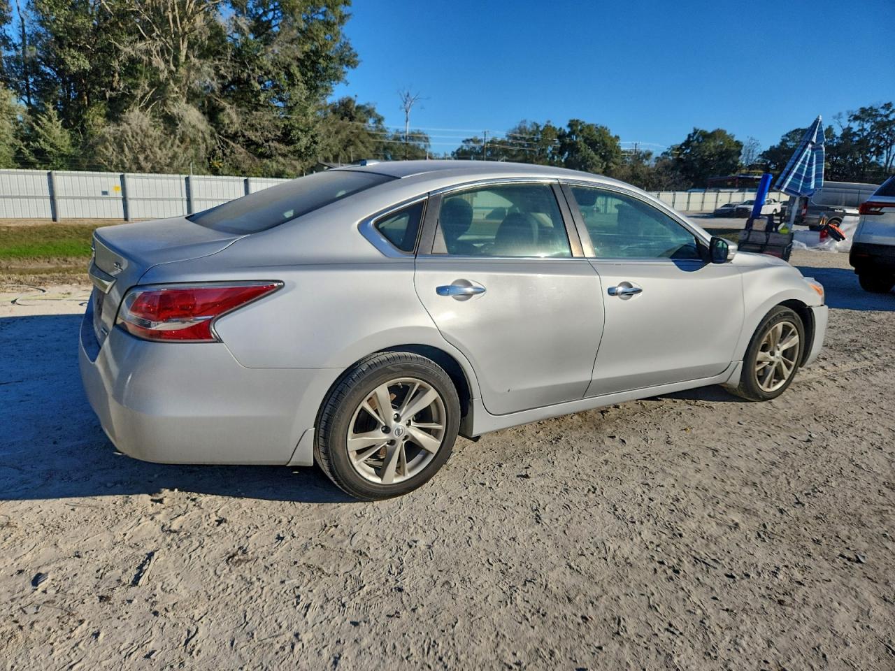 Nissan Altima 2.5 Image 4