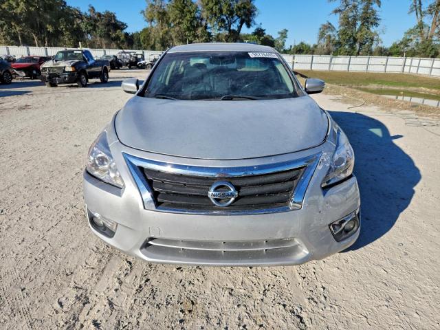 Nissan Altima 2.5 Image 2