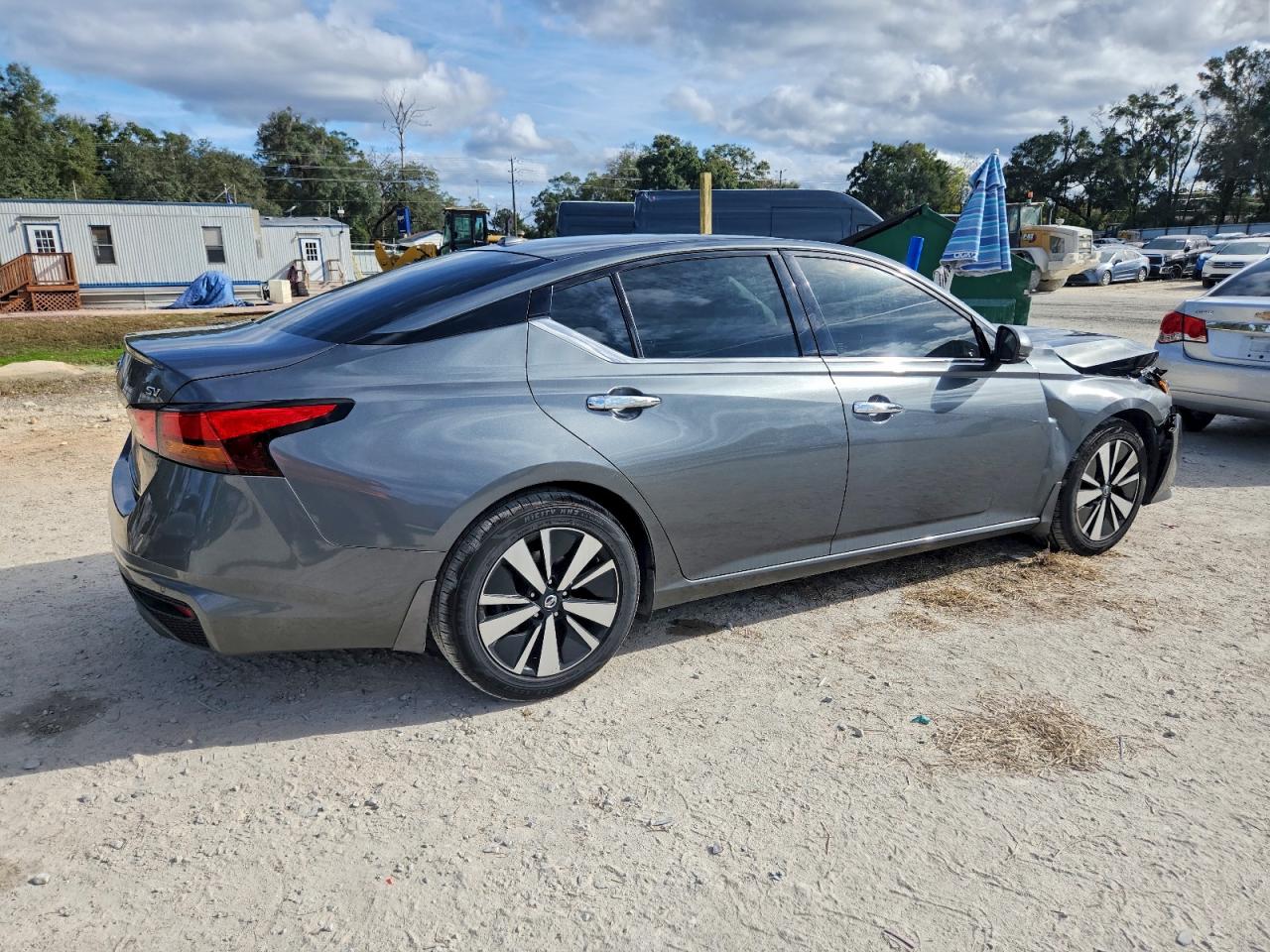 Nissan Altima Sv Image 9