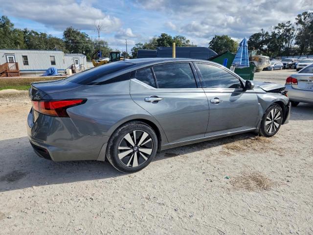 Nissan Altima Sv Image 9