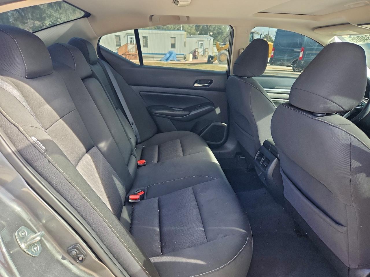 Nissan Altima Sv Image 11