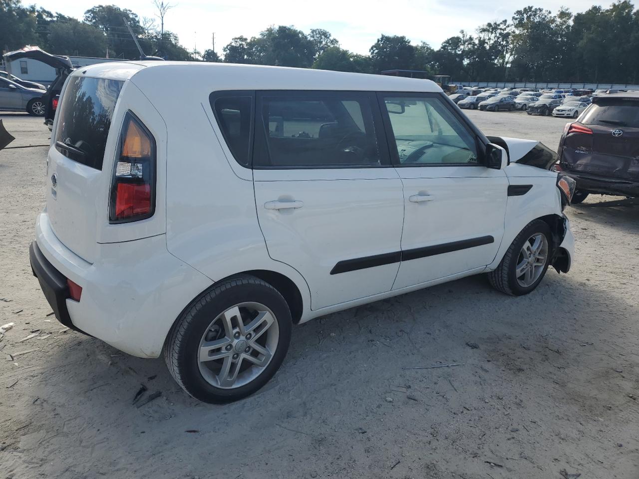 Kia Soul + Image 3