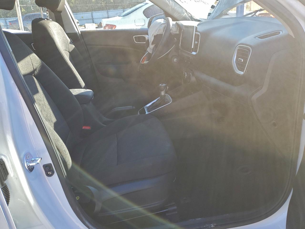 Hyundai VENUE Se Image 12