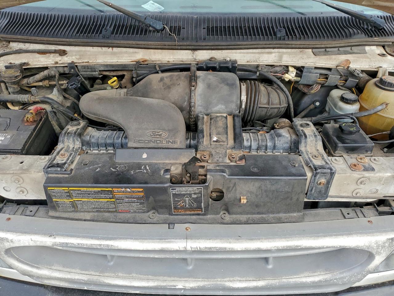 Ford Econoline E250 Van Image 9