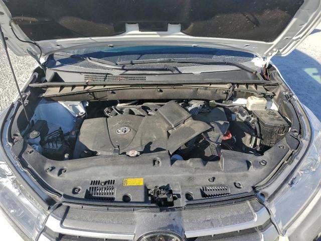 Toyota Highlander Se Image 11