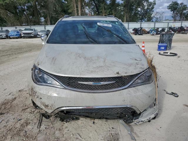 Chrysler Pacifica Hybrid Limited Image 2