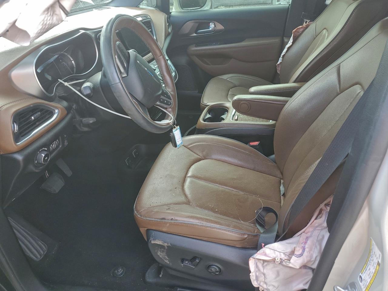 Chrysler Pacifica Hybrid Limited Image 11