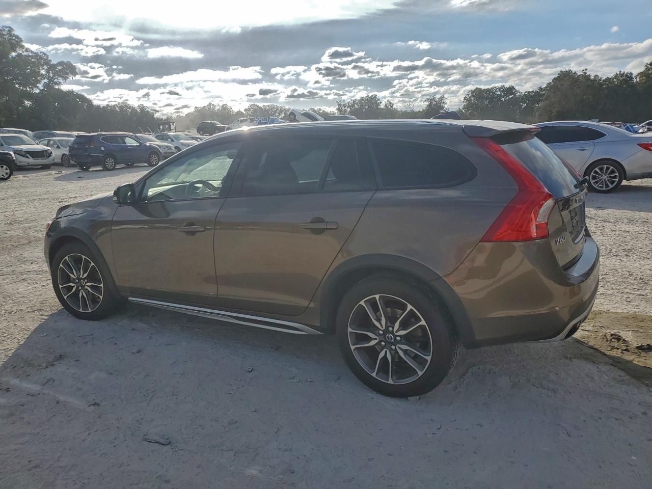Volvo V60 Premier Image 13