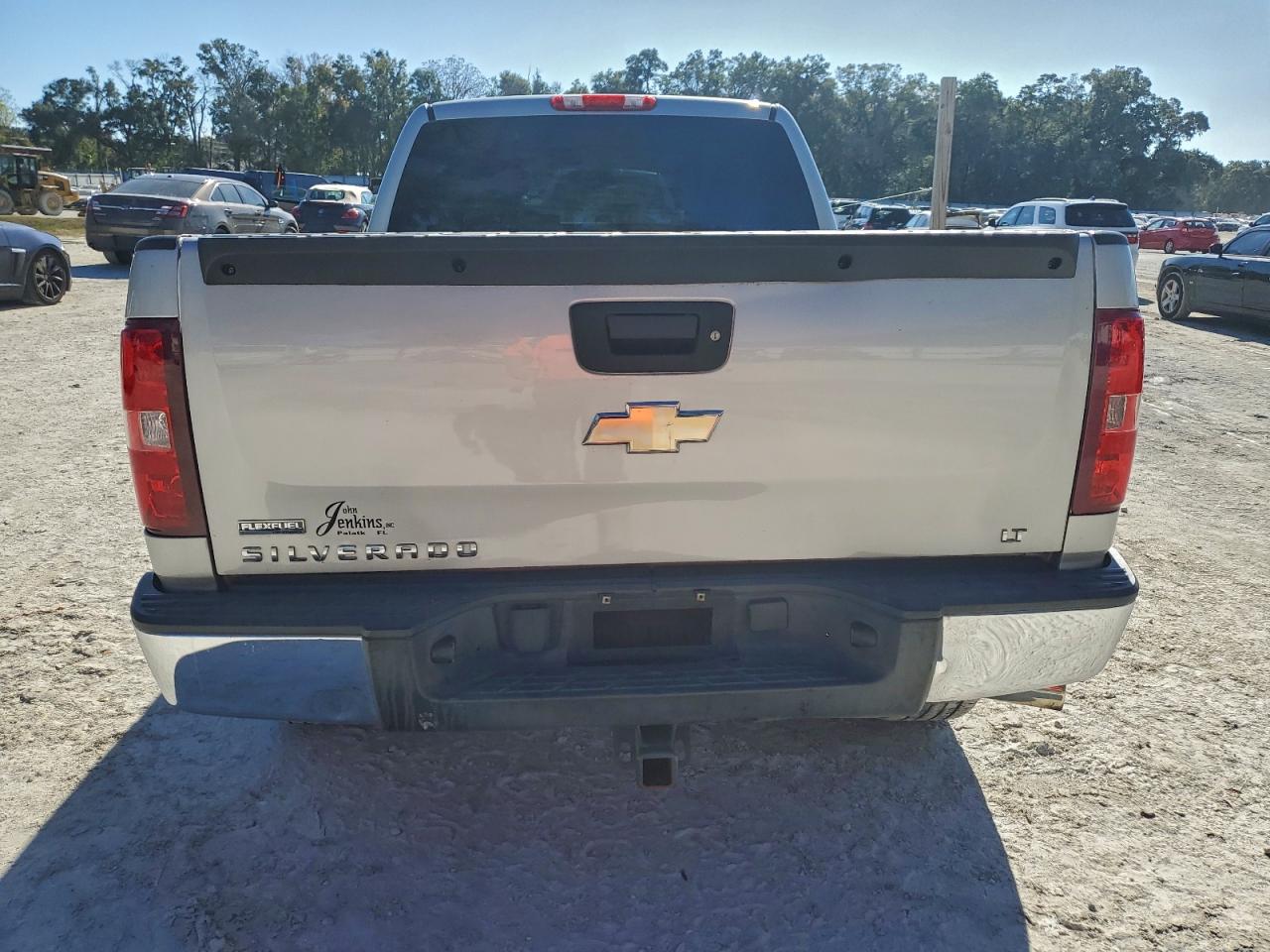 Chevrolet Silverado C1500 Lt Image 2