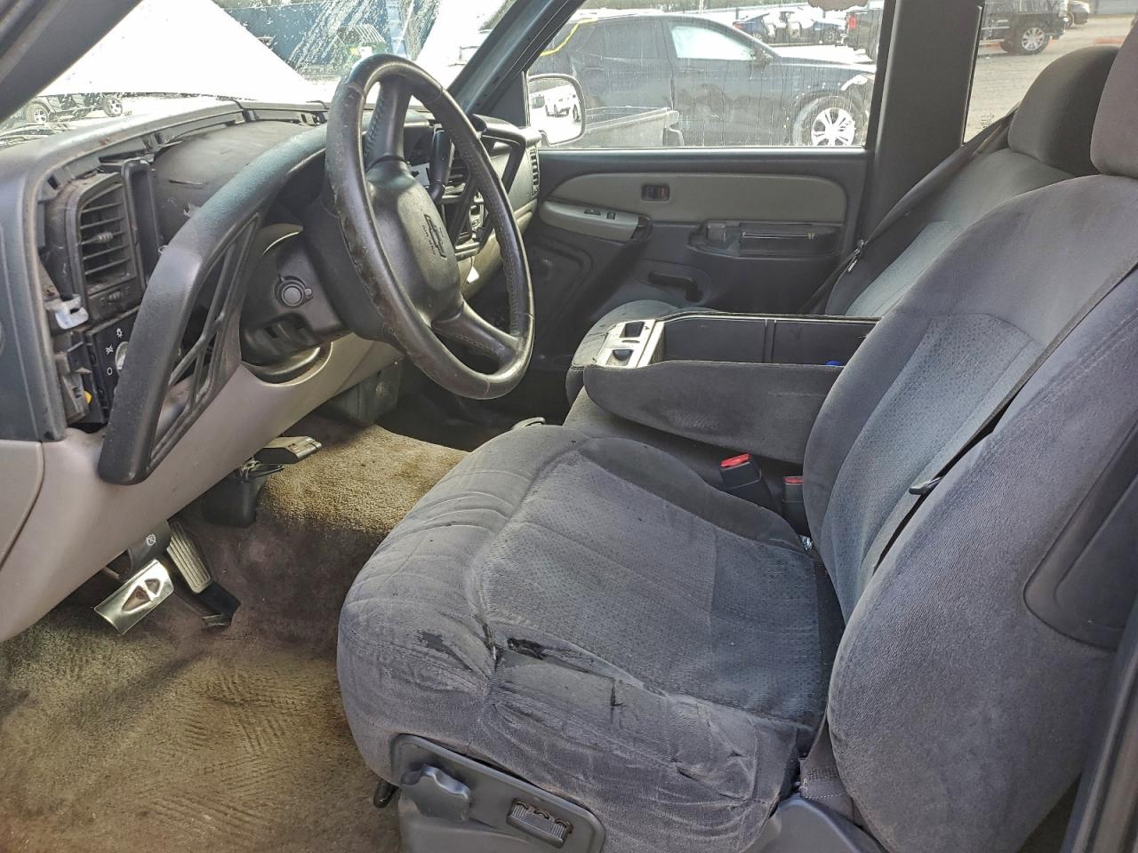 Chevrolet Tahoe C1500 Image 3