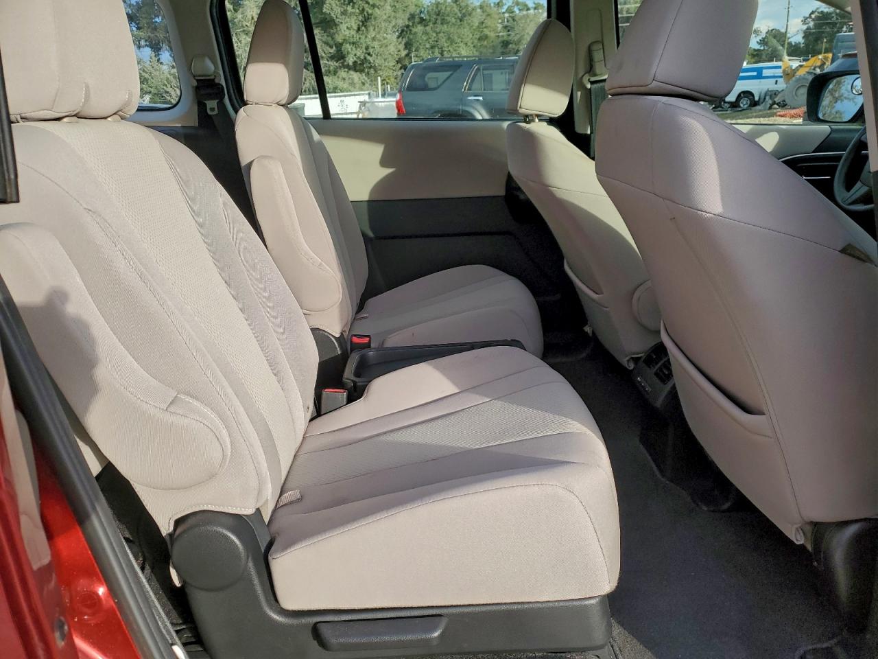 Mazda 5 Sport Image 5