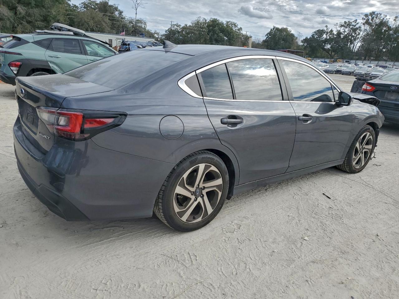 Subaru Legacy Limited Image 7