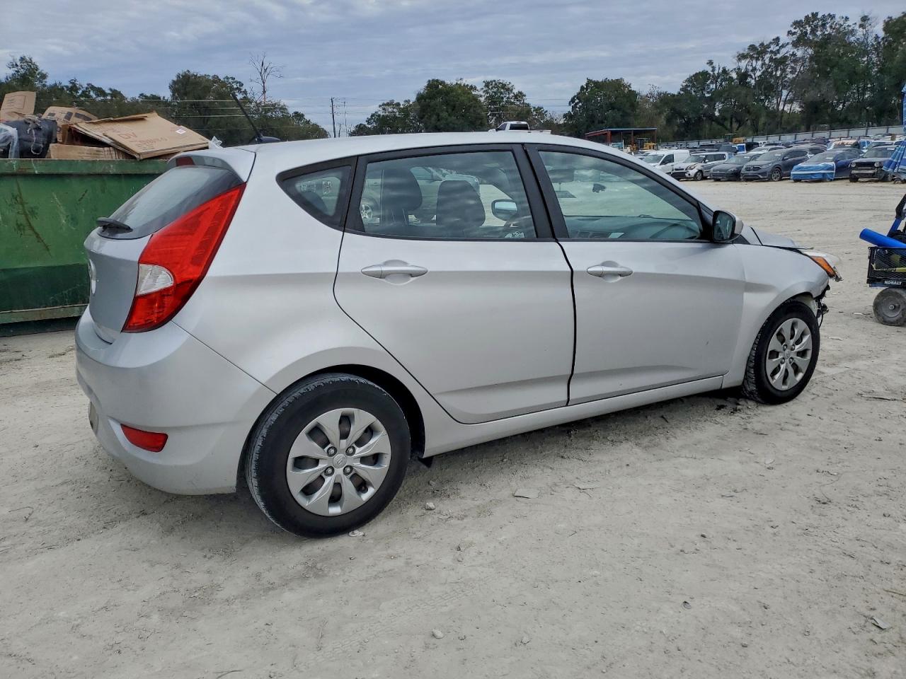 Hyundai ACCENT Se Image 12