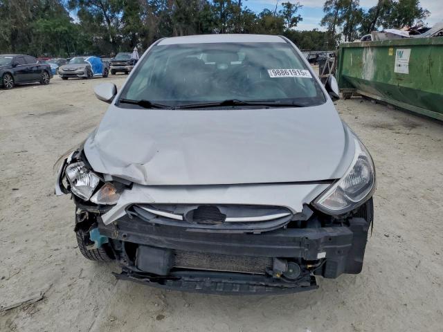 Hyundai ACCENT Se Image 5