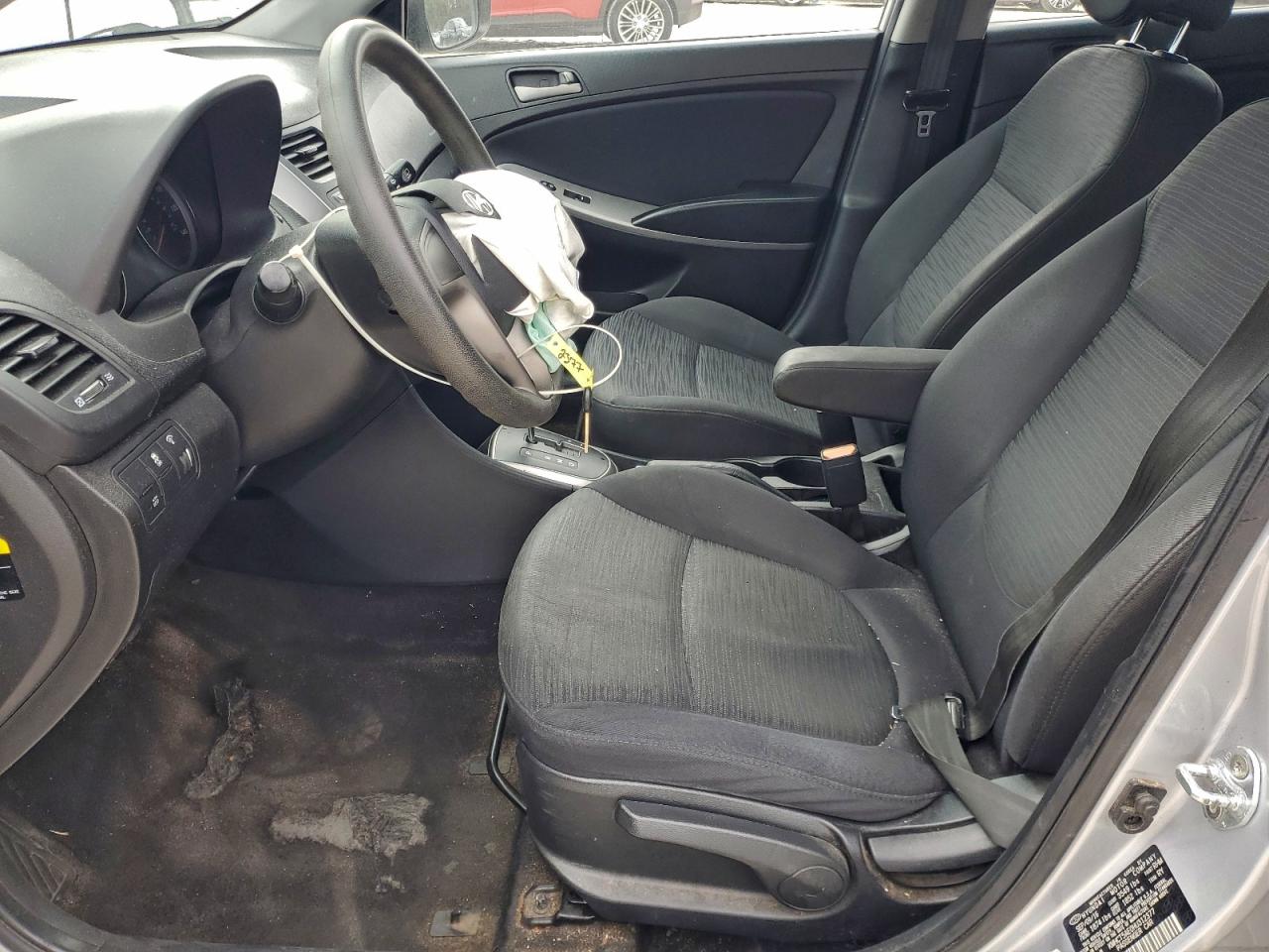 Hyundai ACCENT Se Image 4