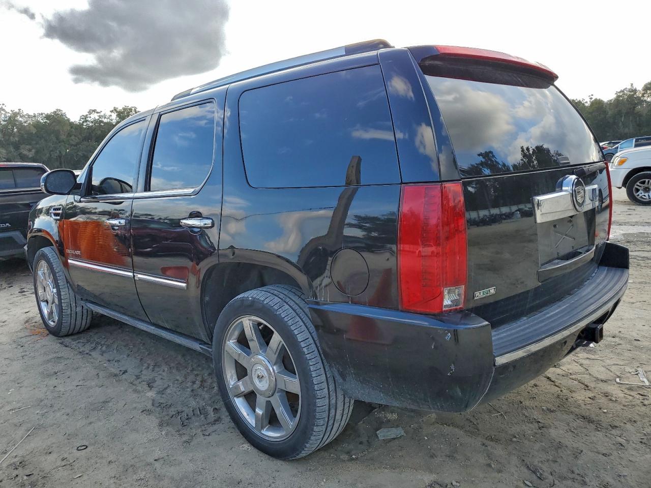 Cadillac Escalade Premium Image 6