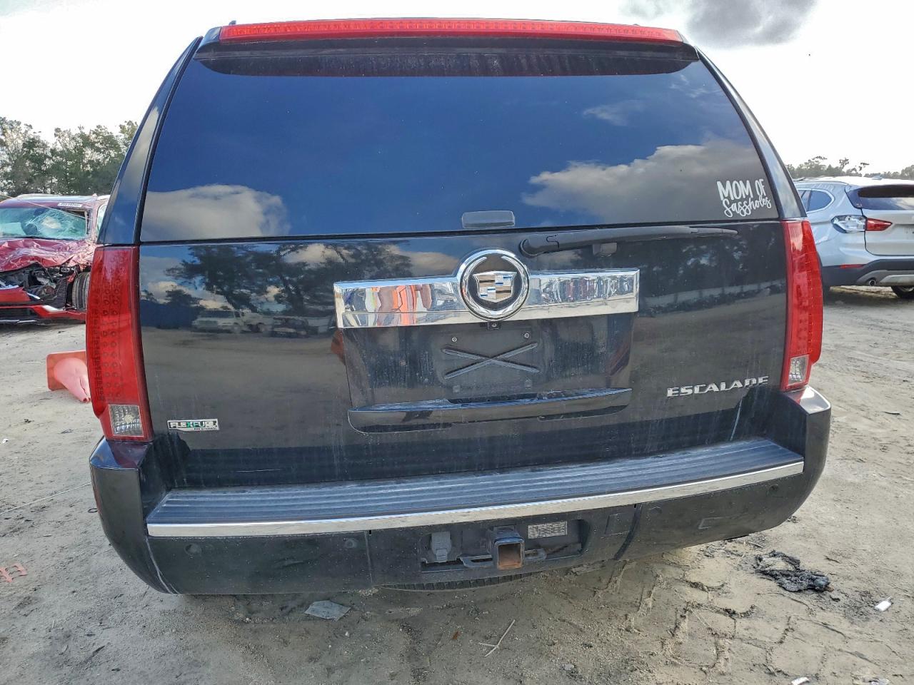 Cadillac Escalade Premium Image 9