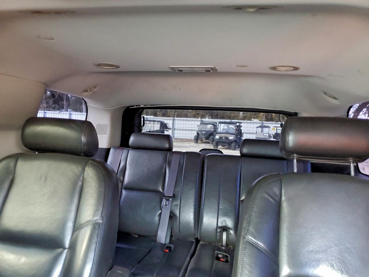 Cadillac Escalade Premium Image 11