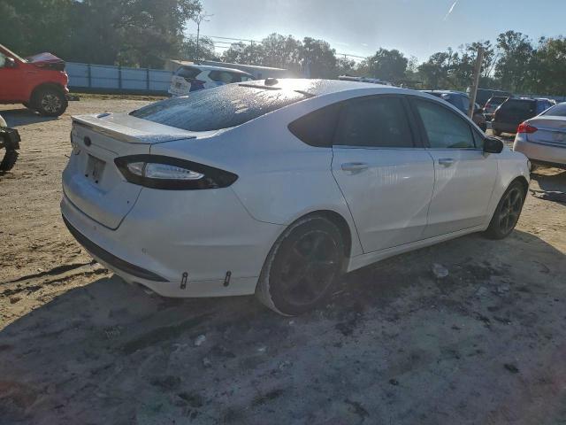 Ford Fusion Se Hybrid Image 3