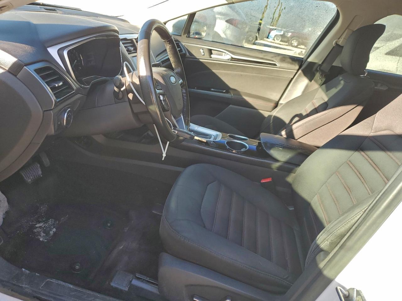 Ford Fusion Se Hybrid Image 8