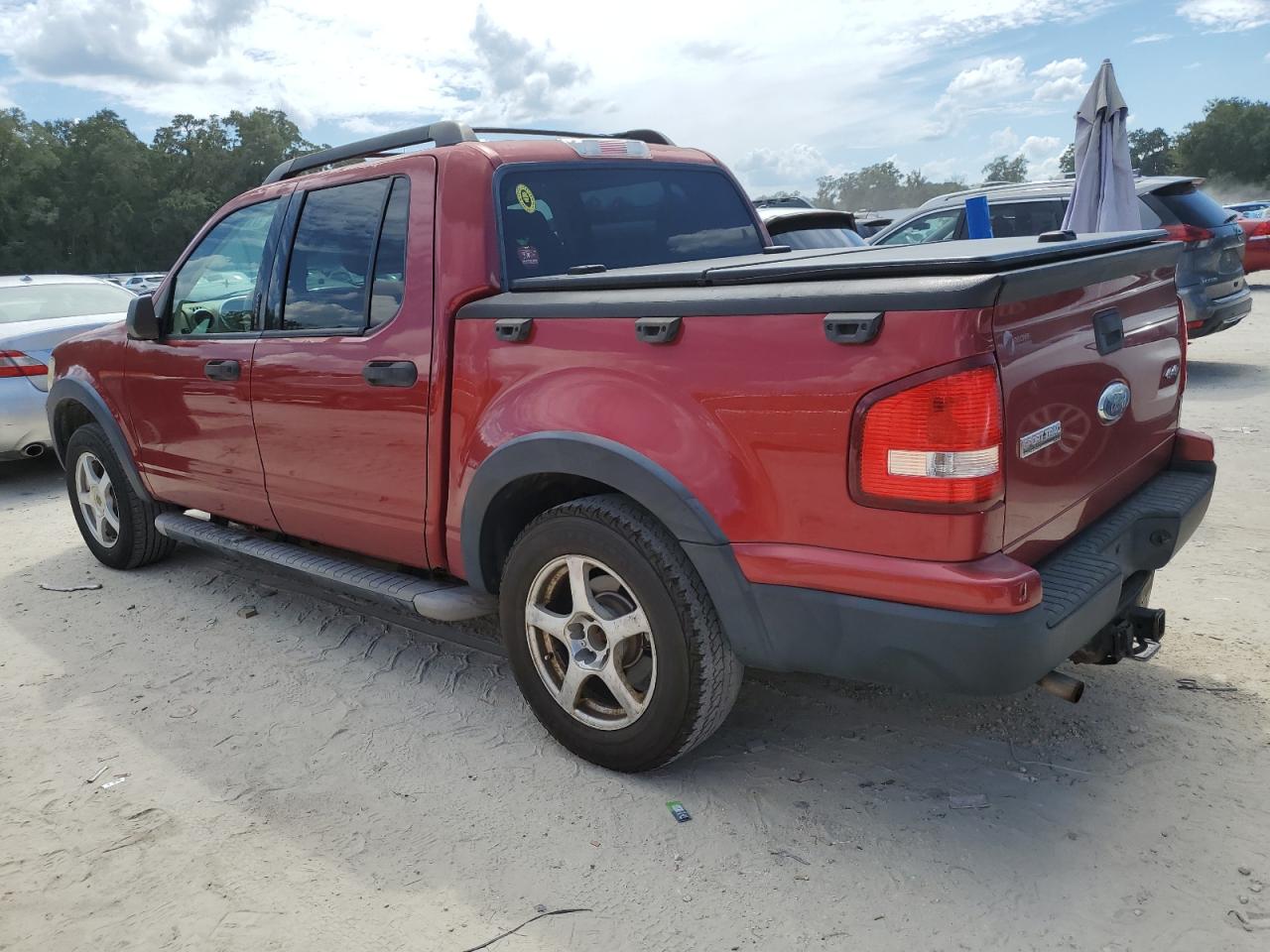 Ford Explorer Xlt Image 8