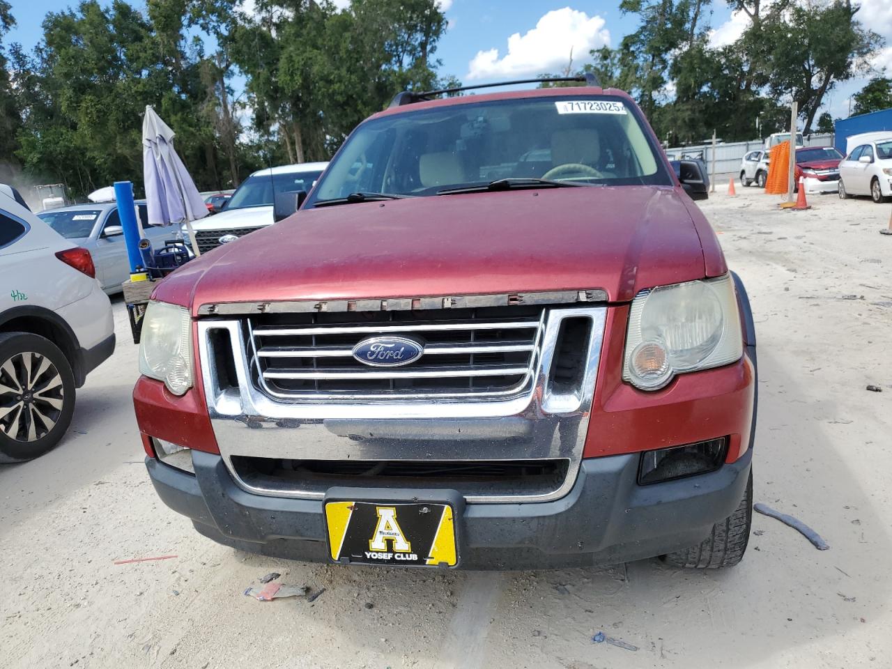 Ford Explorer Xlt Image 3