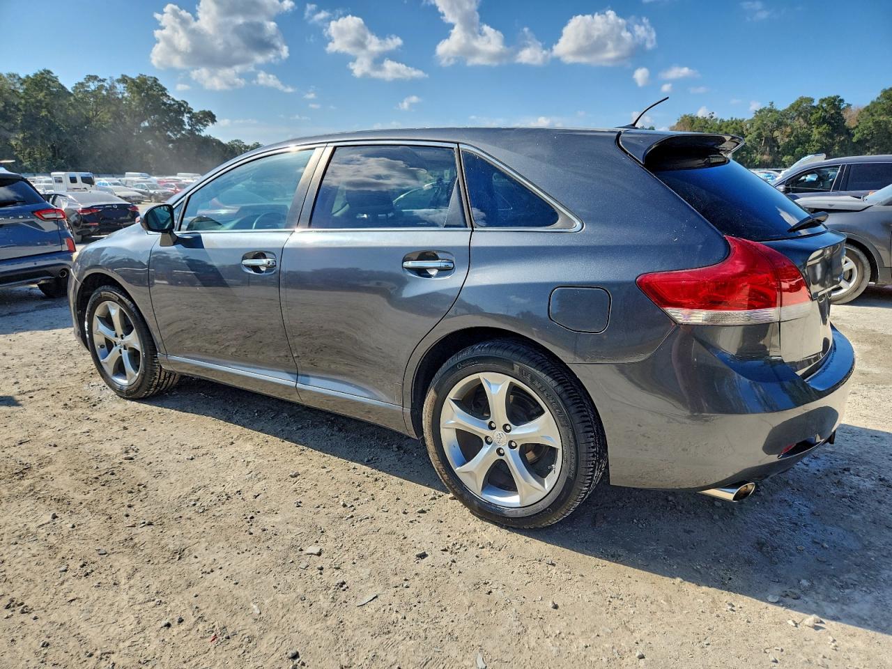 Toyota Venza Image 6